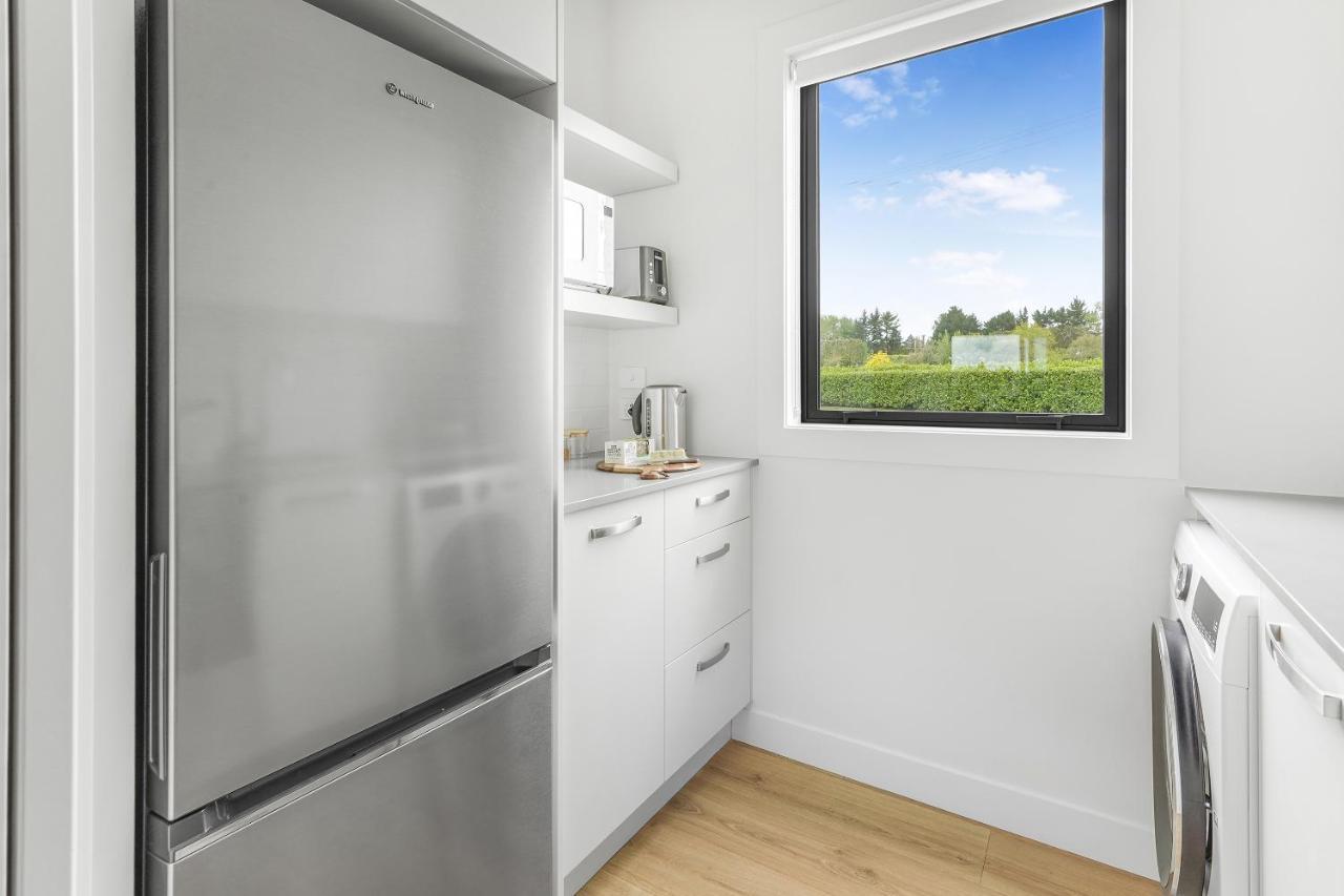 Lakeside Karapiro Downstairs Apartment Cambridge Ngoại thất bức ảnh