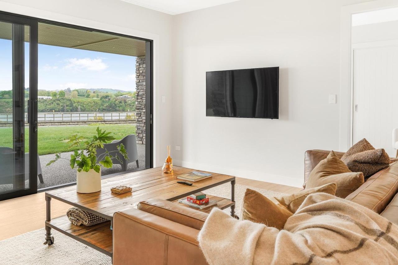 Lakeside Karapiro Downstairs Apartment Cambridge Ngoại thất bức ảnh